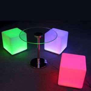 Cube lumineux 40 x 40 cm sur batterie