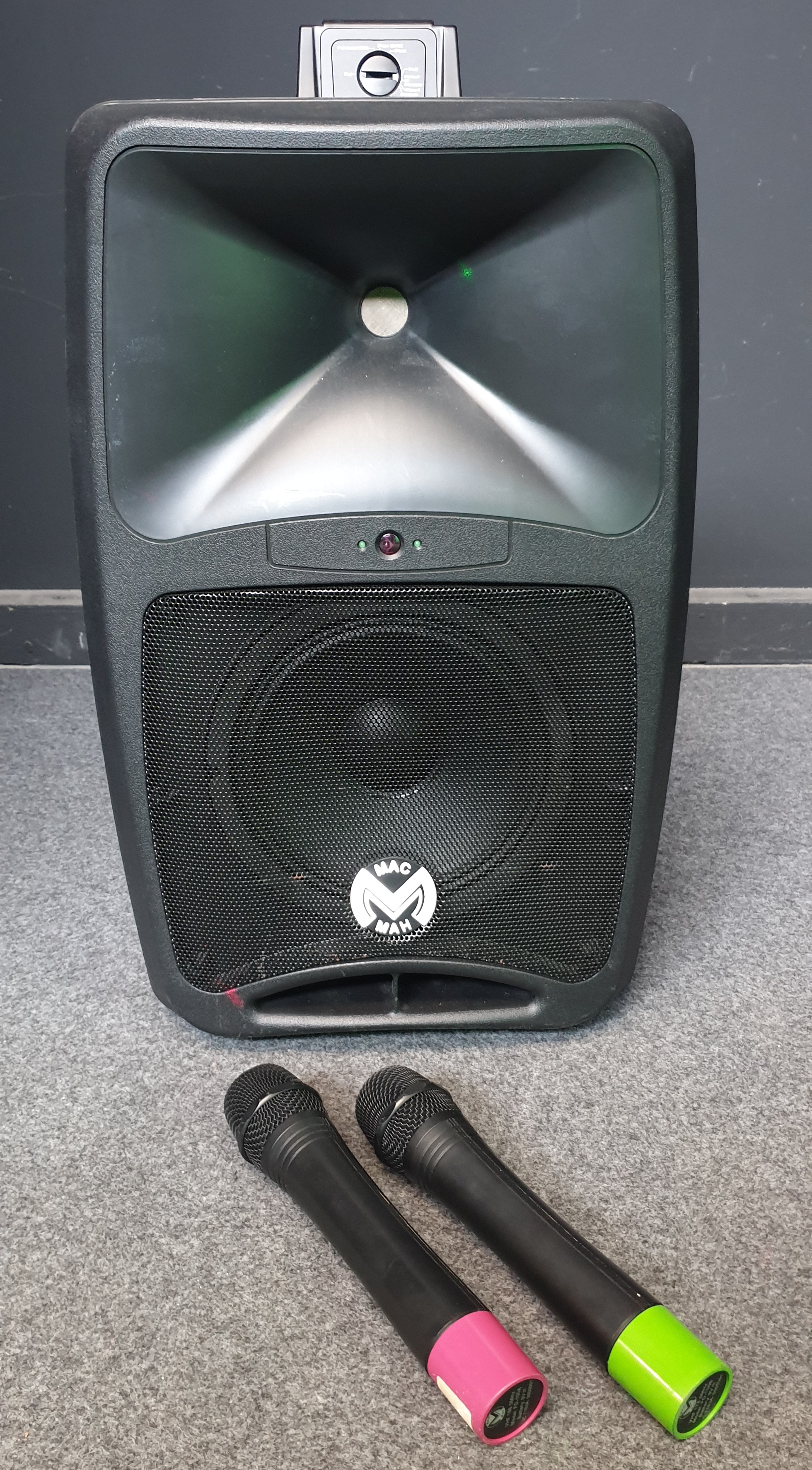 ENCEINTE AMPLIFIEE SUR BATTERIE MAC MAH POUR EGLISES MAIRIES COCKTAIL